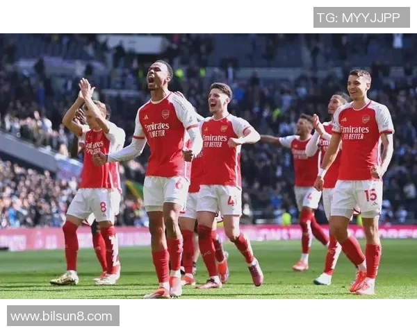 阿森纳与曼联精彩对决瞬间回顾及比赛精彩图片分享